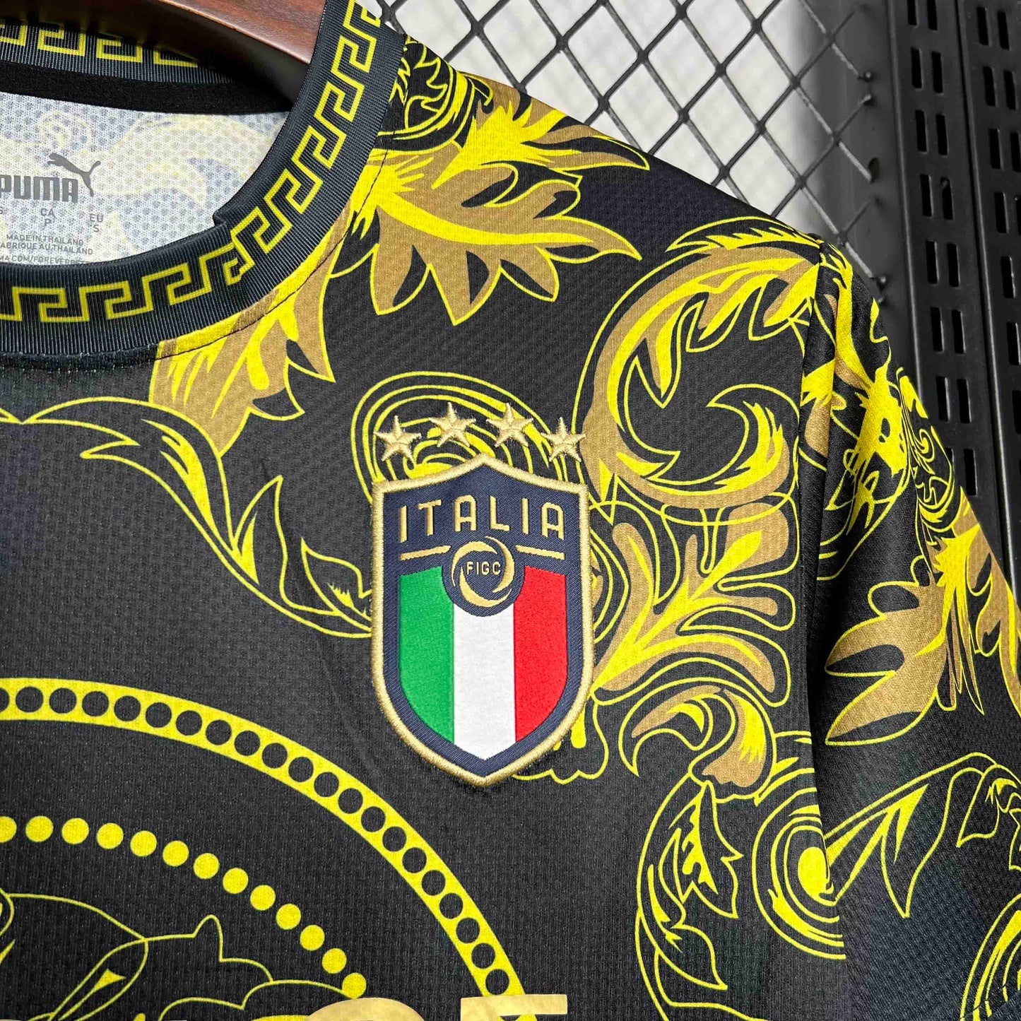 Italy ''Yellow Versace'' Special Kit
