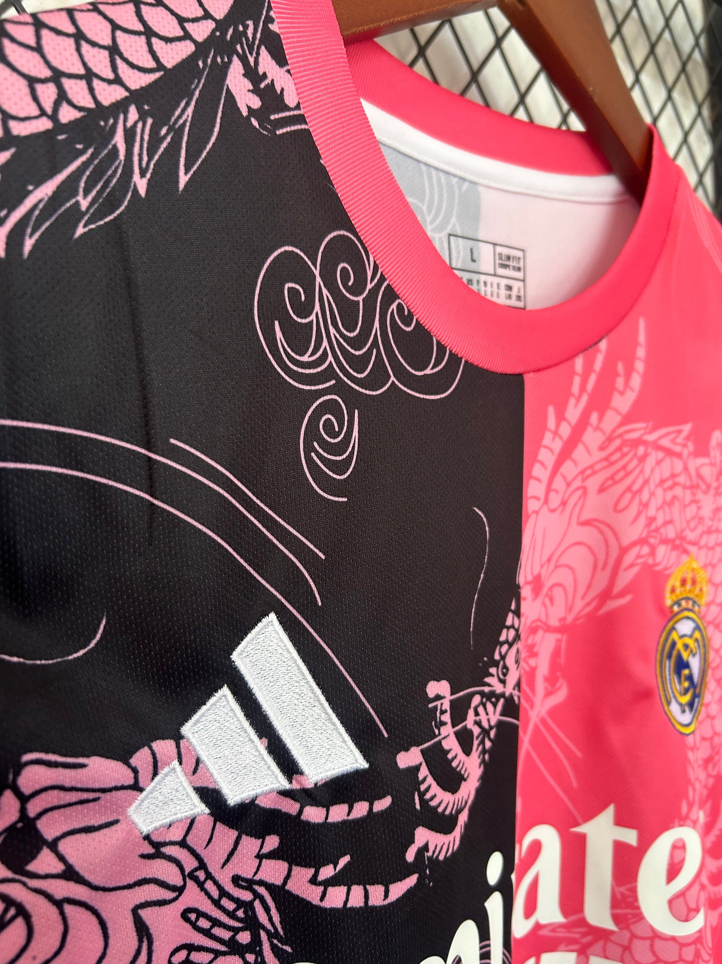 Real Madrid ,,Midnight Rose,, Special Kit