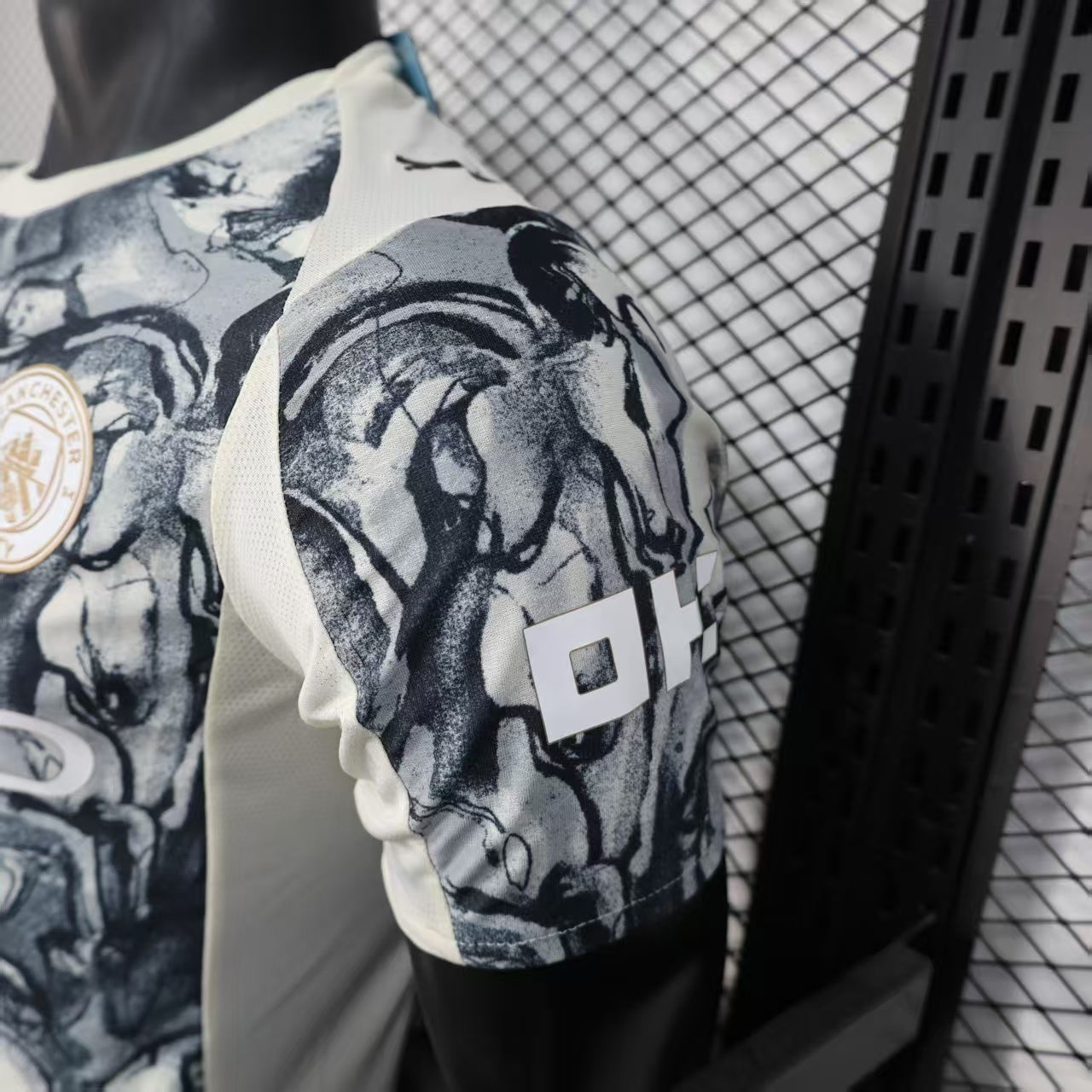 Manchester City ,,Marble Storm Titan'' Special Kit