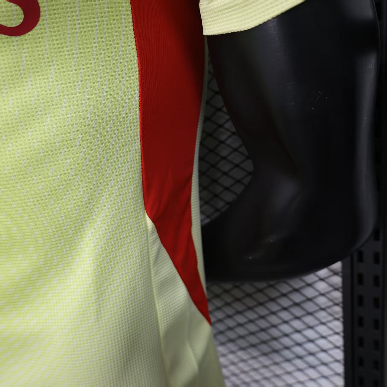 Arsenal ,,Gunners Solar Surge,, Special Kit