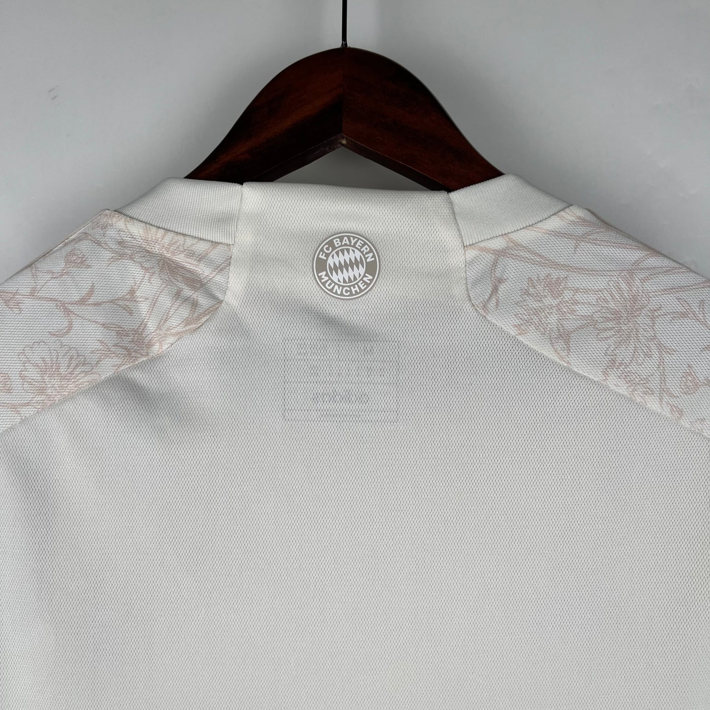 Bayern ''Mocha Flower'' Special Kit
