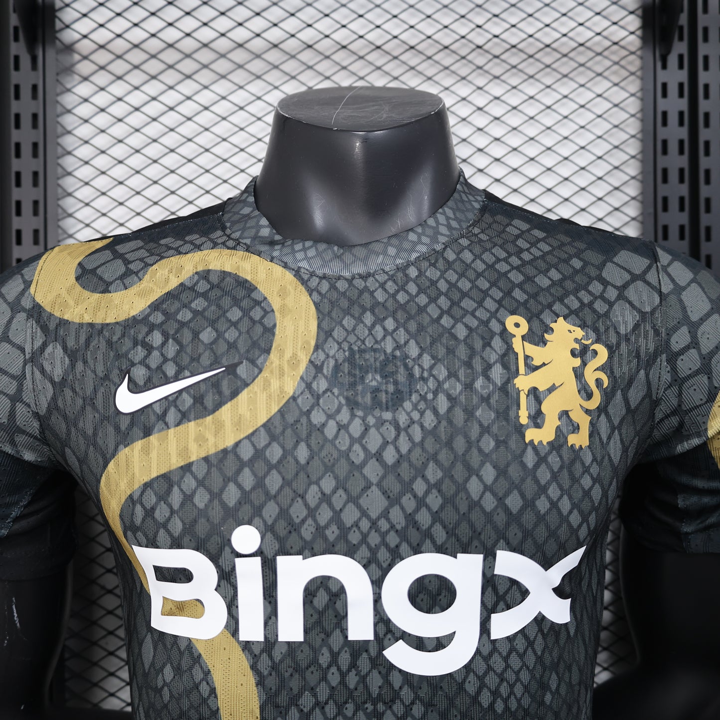 Chelsea ,,,Golden Snake'' 25/26 Special Kit