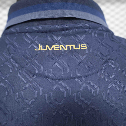 Juventus ''Royal Crest'' Special Kit