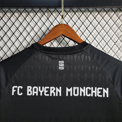 Bayern ''Black Goal Keeper'' Special Kit