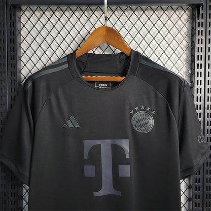 Bayern ''Shadow'' Special Kit