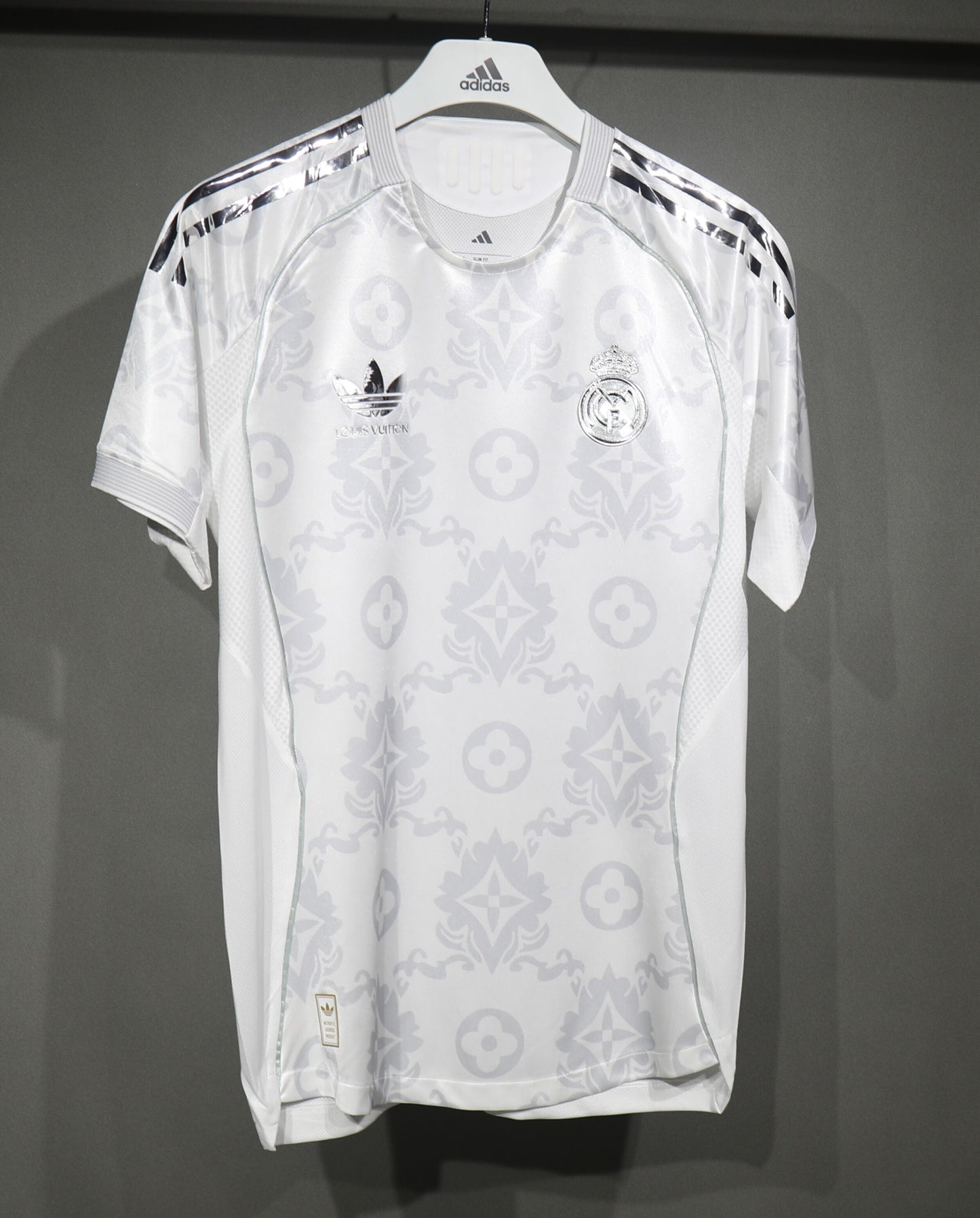 Real Madrid ,,Cristal Aura'' Special Kit