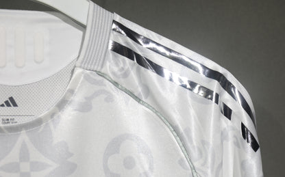 Real Madrid ,,Cristal Aura'' Special Kit