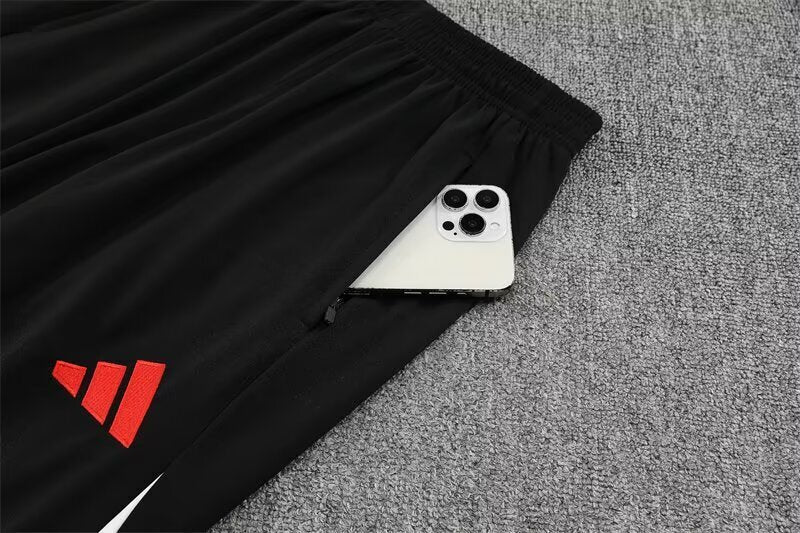 Liverpool Track Suit ,,Scarlet Predator''