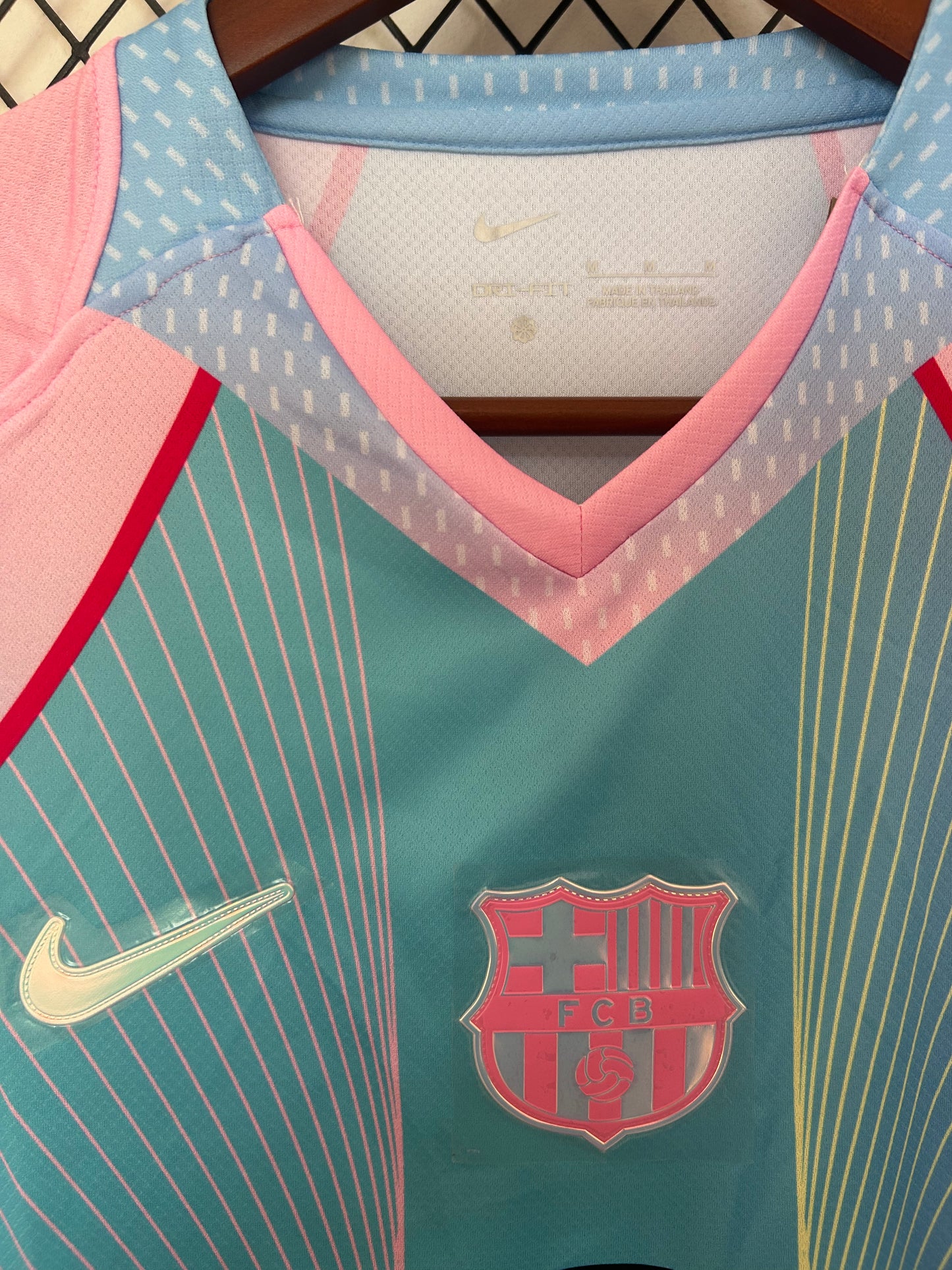 Barcelona ,,Neon Pastel,, Special Kit