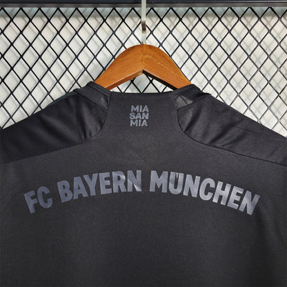 Bayern ''Shadow'' Special Kit