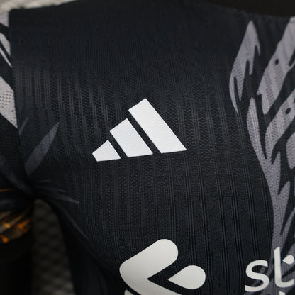 Liverpool ''Golden Phoenix'' 25/26 Special Kit